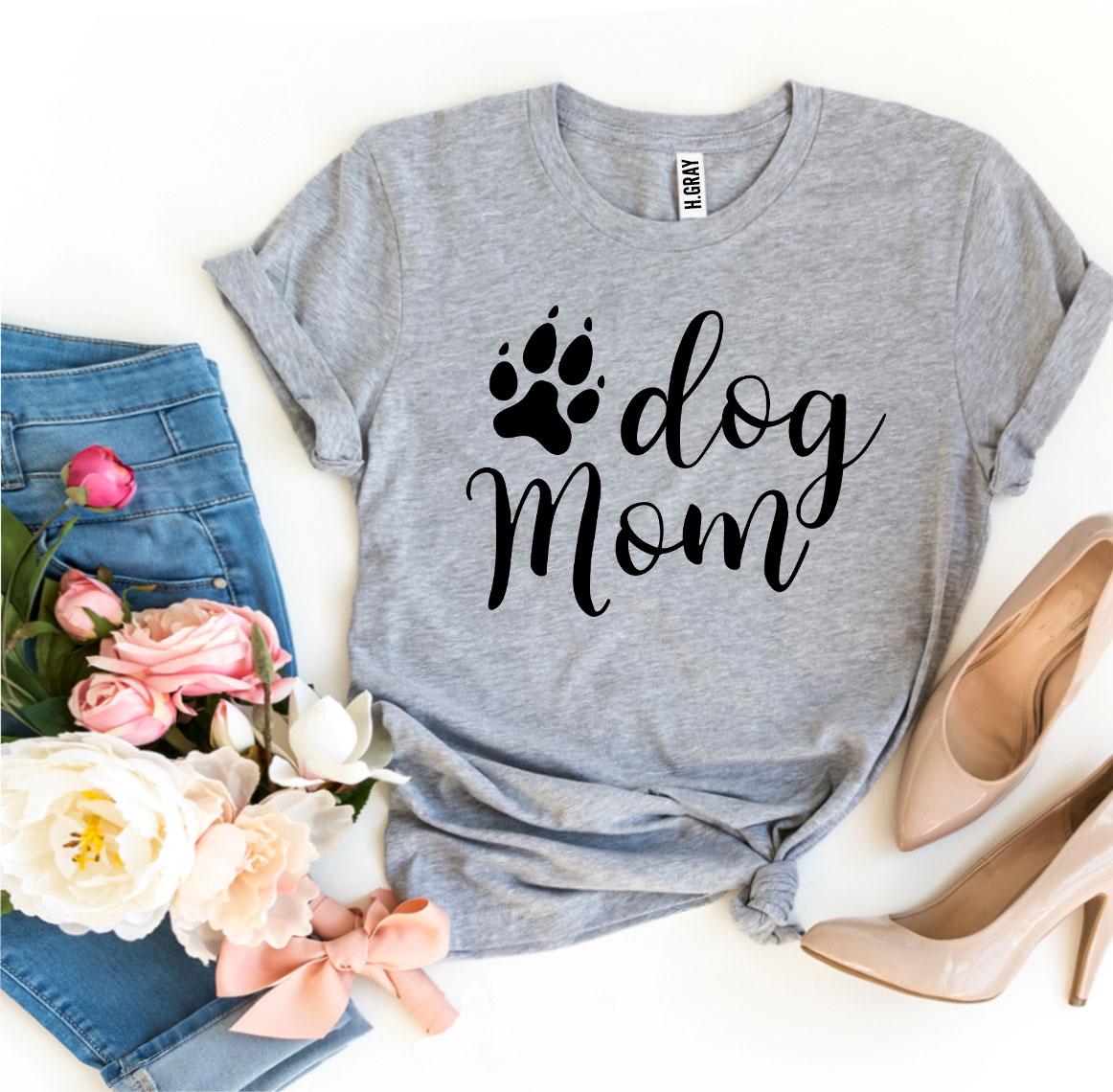 Dog Mom Graphic Tee